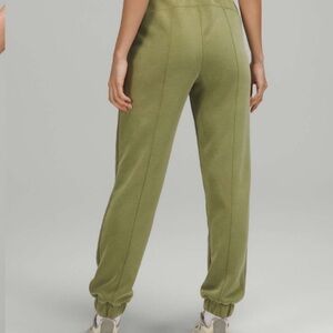 Lululemon Softstreme Relaxed High-Rise Pant in Bronze Green-Size 8